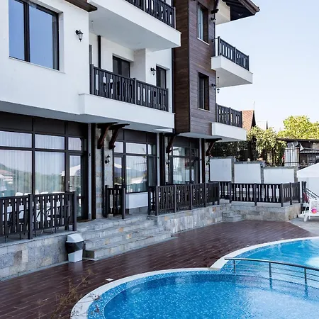 St George Apartcomplex Lägenhetshotell Shkorpilovtsi