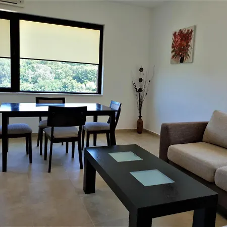 St George Apartcomplex Lägenhetshotell Shkorpilovtsi