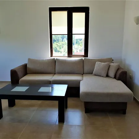 St George Apartcomplex Lägenhetshotell Shkorpilovtsi