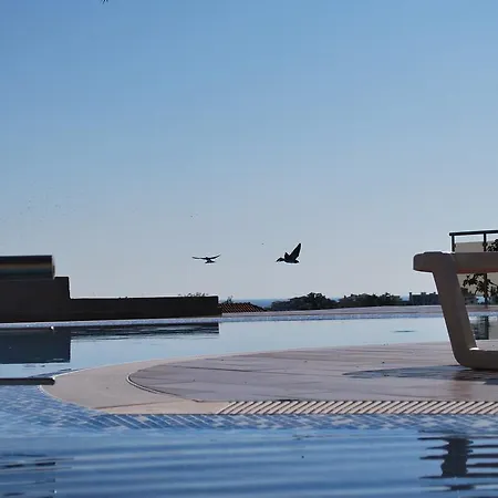 Апартхотел св. георги апарткомплекс Шкорпиловци