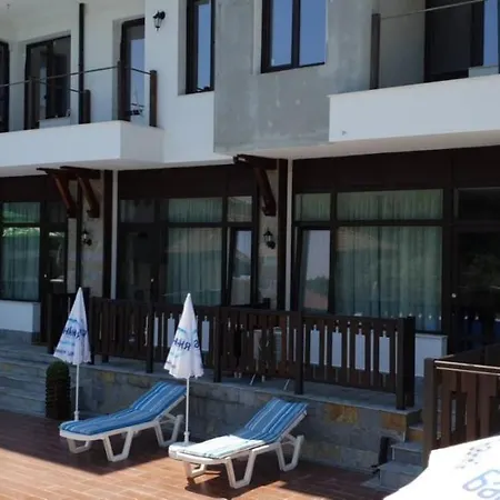 св. георги апарткомплекс 3*