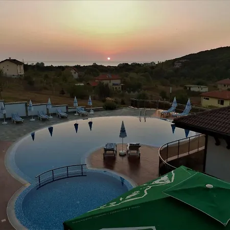 св. георги апарткомплекс Шкорпиловци